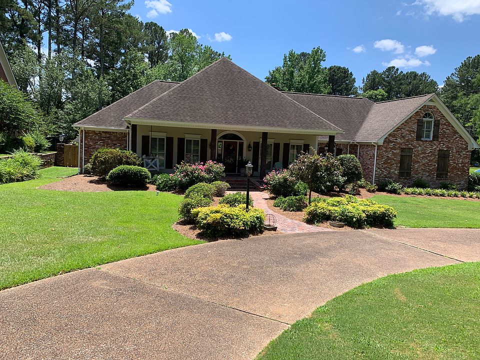 1st image of 1201 Pinecrest Dr