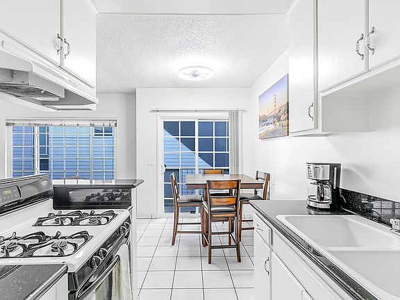 5th image of 3720 Vinton Ave APT 7