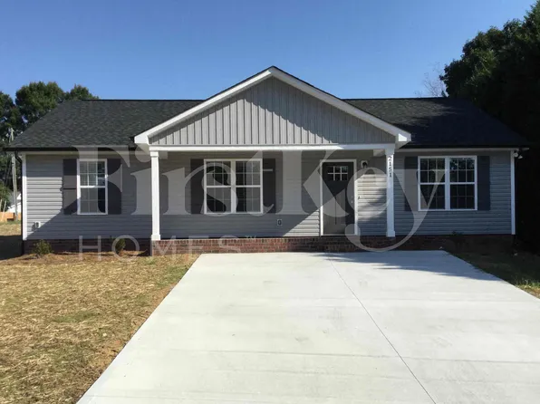 2151 Brantley Creek Dr, Kannapolis, NC 28083