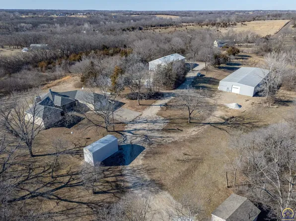 2660 NE Kaw Valley School Rd #2520, Topeka, KS 66617