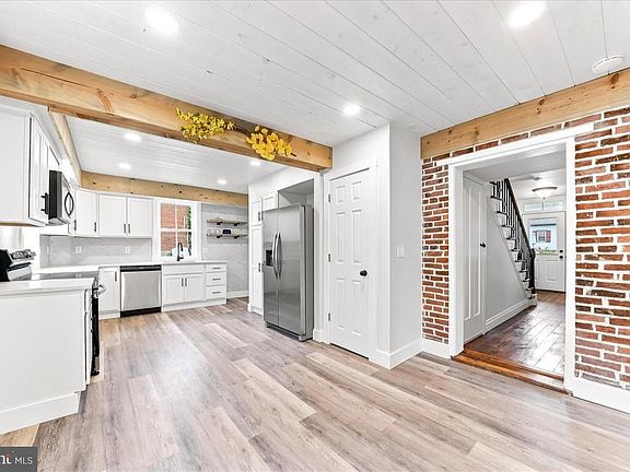 4th image of 3317 Appleton Rd