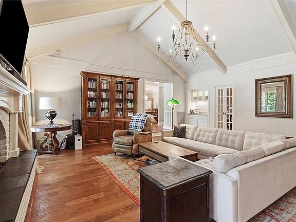 5th image of 745 Bocage Ln