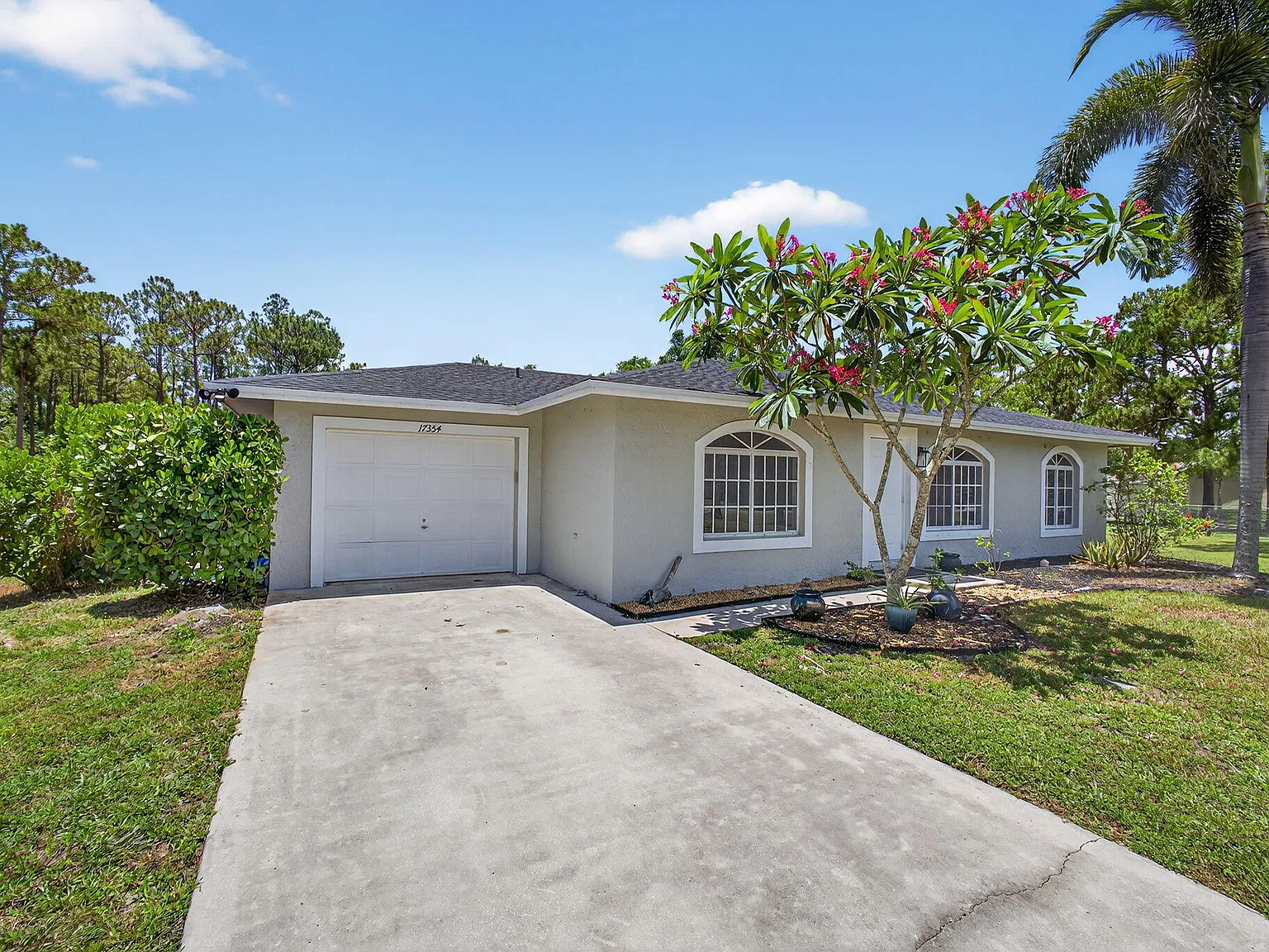 3 bed, 2.0 bath, 1148 sqft, $3,400 — Photo 3