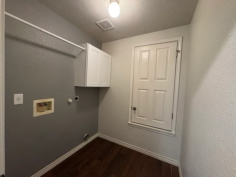 208 Latigo Ln — Photo 10