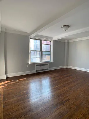 Rented by Arwell Realty | media 10