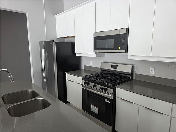 3rd image of 7760 Sandy Ridge Dr Unit 112