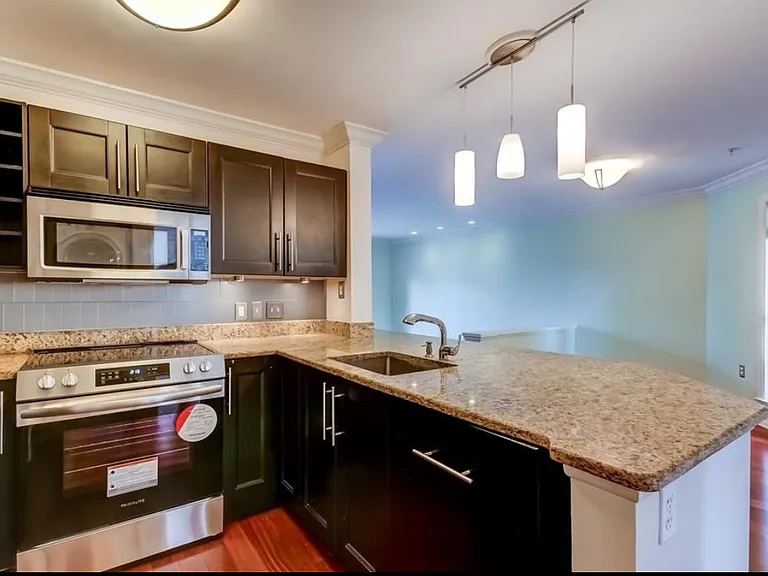115 112th Ave NE #618 — Photo 2
