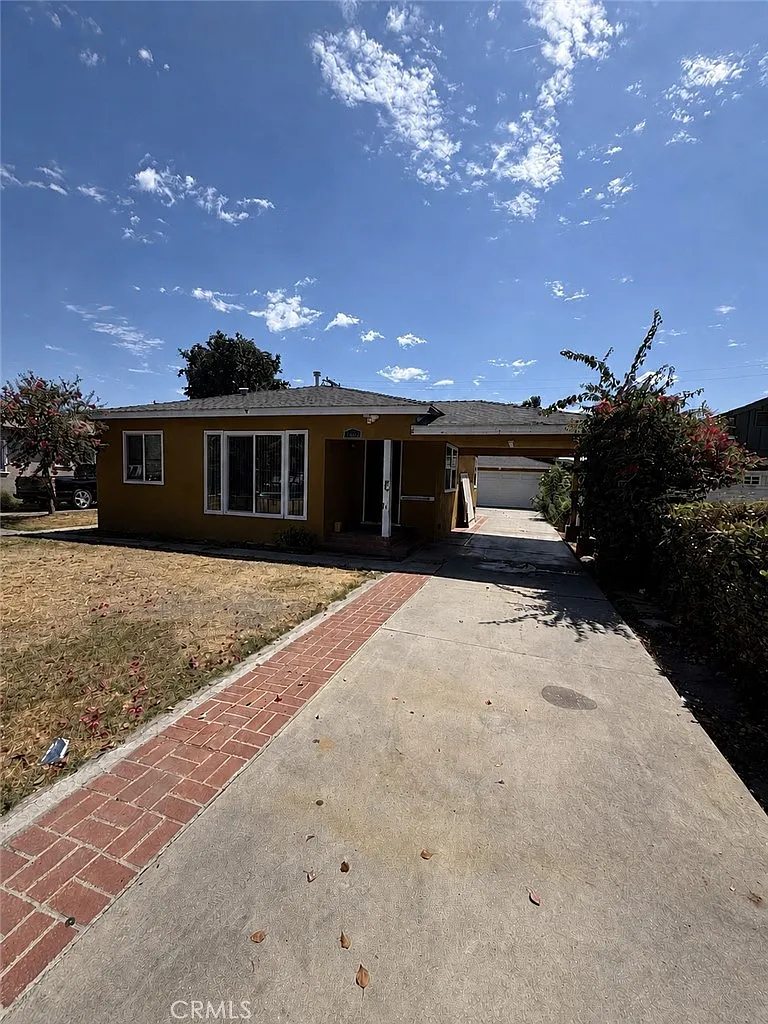 2 bed, 900 sqft, $2,750 — Photo 1