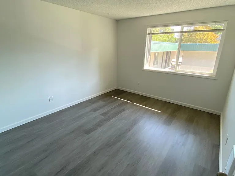 1622 W 7th Ave #102 — Photo 3