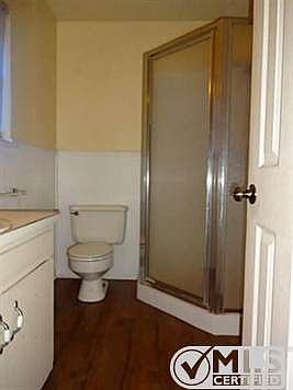 2nd image of 3042 Edgemont Dr