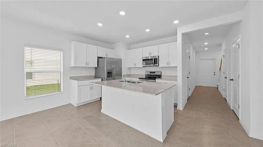 3 bed, 2.5 bath, 1347 sqft, $1,800 — Photo 2