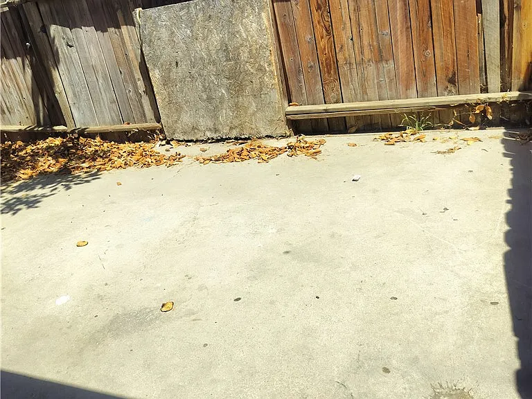 912 Valhalla Dr — Photo 14