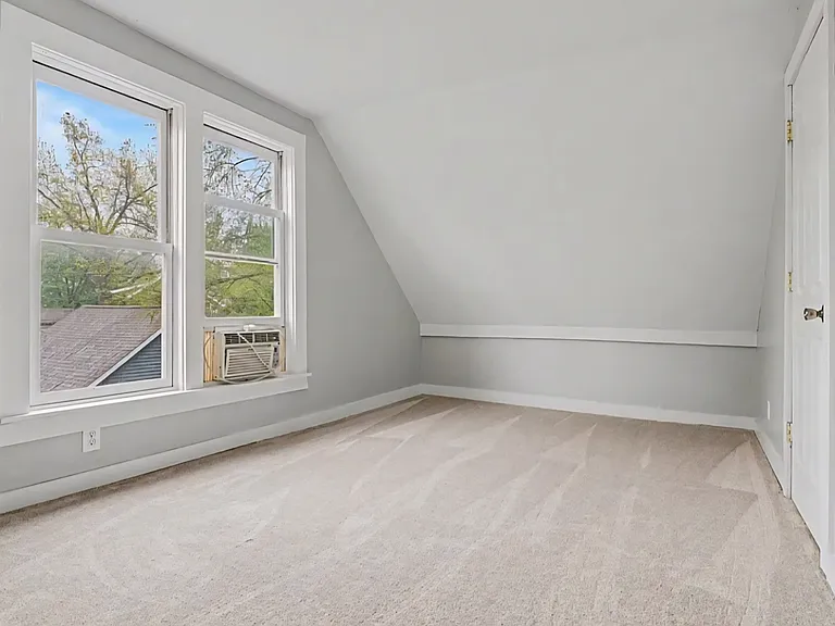 134 Goshen Ave — Photo 10