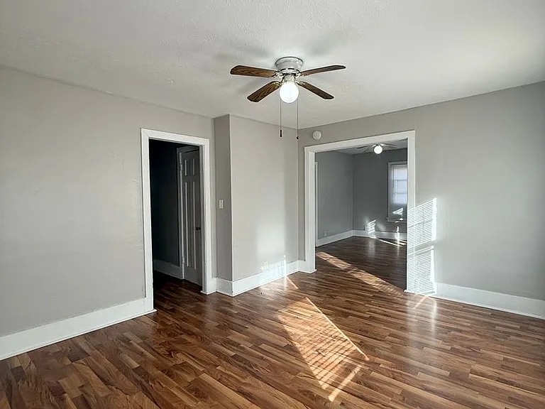 1911 Park Ave — Photo 3