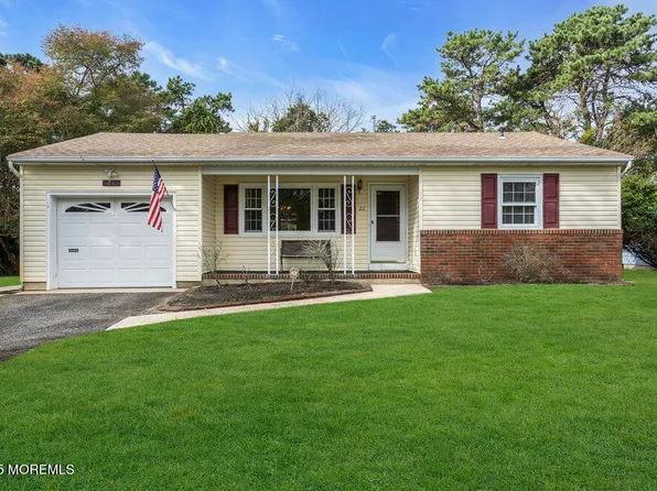 22 York Street, Toms River, NJ 08757