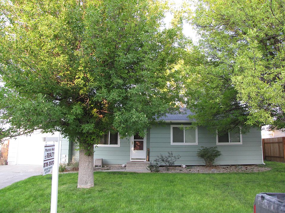 1st image of 707 Birch St S