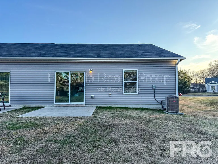 1400 S Taylor St — Photo 16
