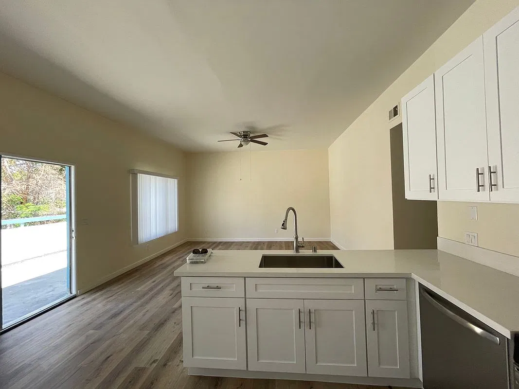 2 bed, 2.0 bath, 1050 sqft, $2,595 — Photo 3