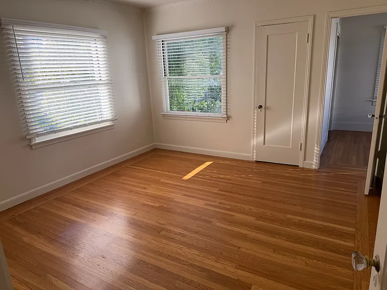 66 Bayview St — Photo 5
