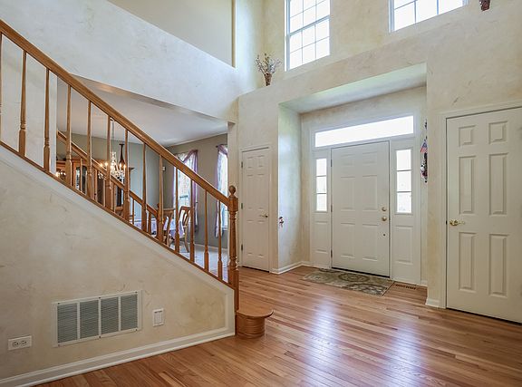 3rd image of 5607 Highland Dr