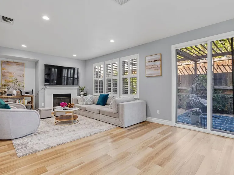 7238 Basking Ridge Ave — Photo 1