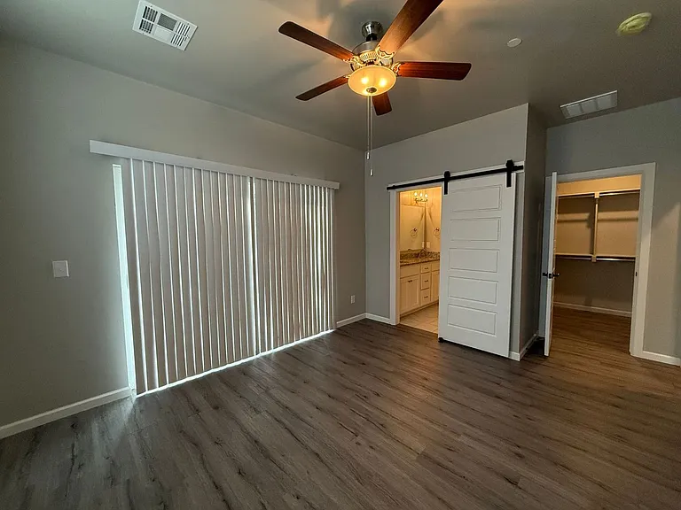 1138 N Blackwelder Ave #1 — Photo 9