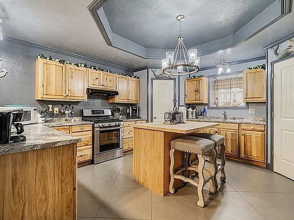 3rd image of 1356 Neubauer Point Rd