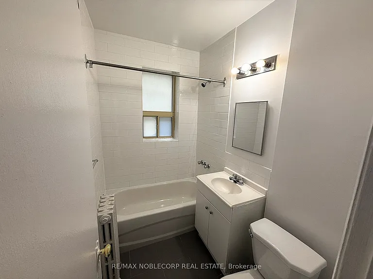 1377 Bayview Ave #1 — Photo 4