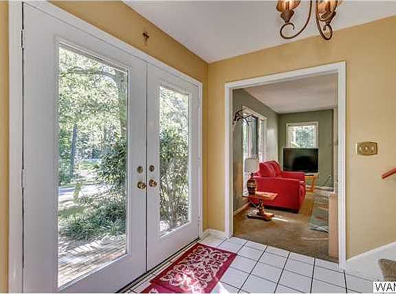 3rd image of 2110 2nd Ave NE