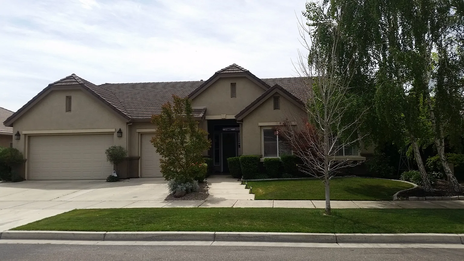 236 Margaret Way photo 1