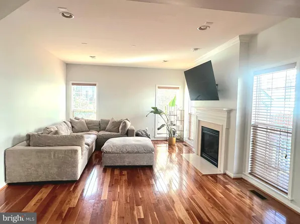 4109 Presidential Hill Loop, Dumfries, VA 22025