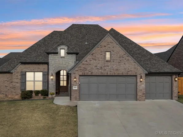 2920 E Portland Pl, Broken Arrow, OK 74014
