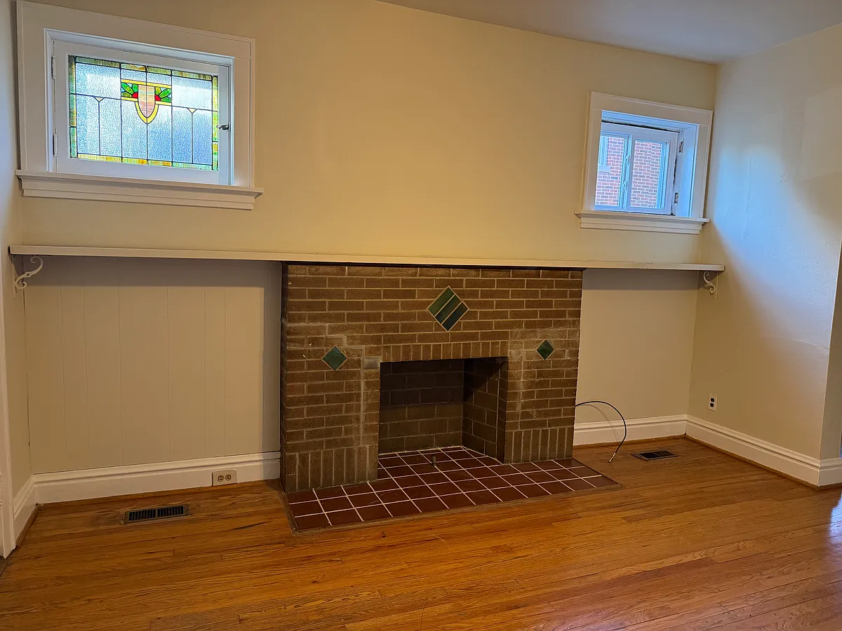 Building Photo - 3653 Wilmington Ave #1F