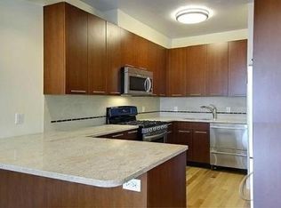 176 Grand St, Brooklyn, NY 11211