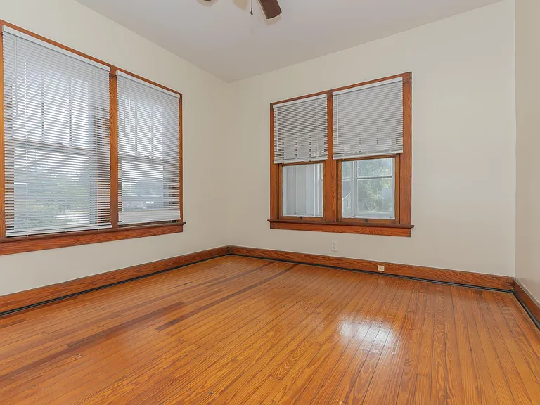 1910 N Weinbach Ave — Photo 10