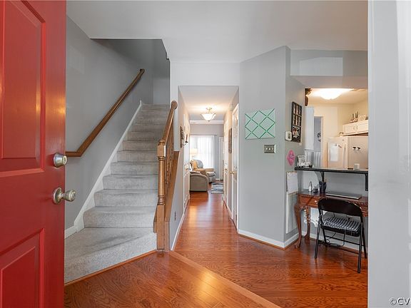 4th image of 2928 Queensland Dr