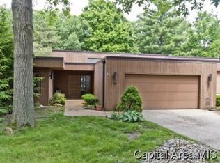 12 Washington Pl, Springfield, IL 62702