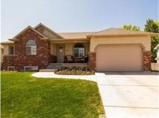 421 W Chase Ln, Centerville, UT 84014