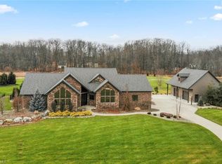 9880 Abbington Dr, Canfield, OH 44406