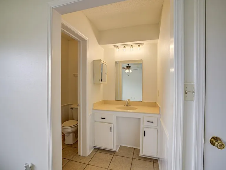 1717 E Lindsey St — Photo 7