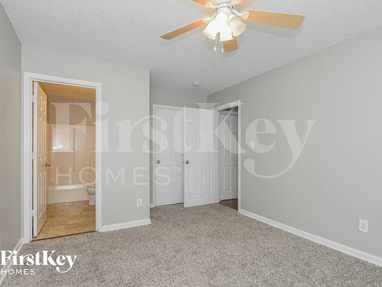 835 S Millon St — Photo 8