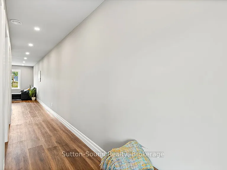 18 Maple Golf Cres #3 — Photo 9
