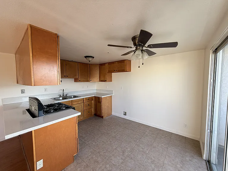 318 S Bush St #202 — Photo 6