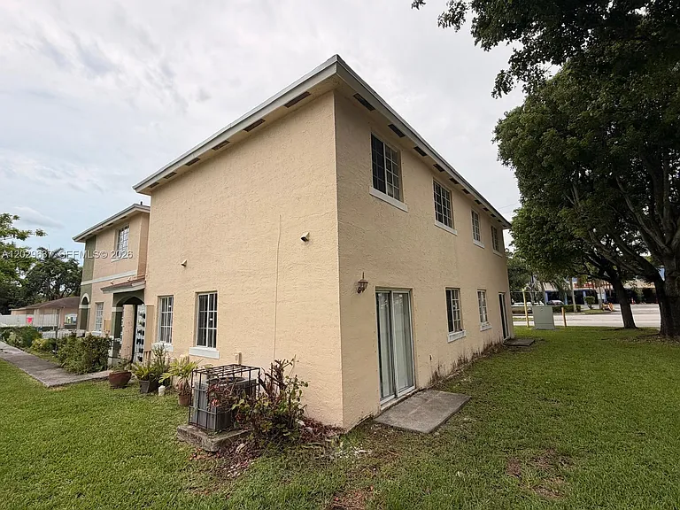 18774 SW 100th Ave #18774 — Photo 5