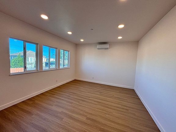 4th image of 630 Harbour Way #A