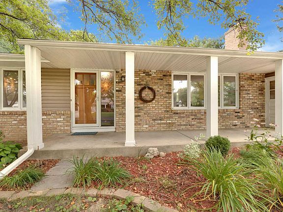 3rd image of 11541 River Hills Dr