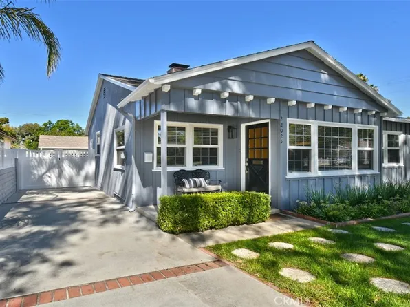22025 De La Osa St, Woodland Hills, CA 91364