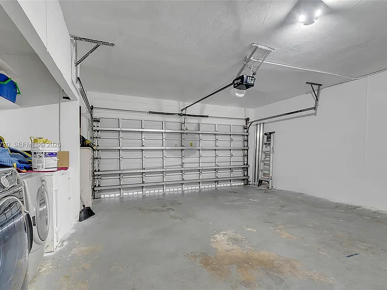8275 SW 206th Ter — Photo 4