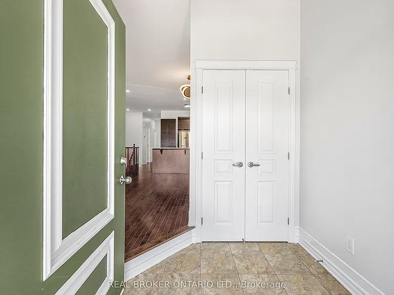 43 Claridge Dr — Photo 3