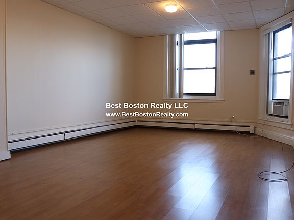 2nd image of 47 Bay State Rd APT 2R